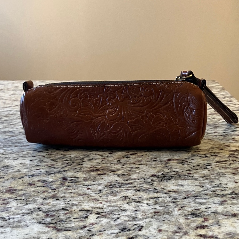Patricia Nash Cognac Barrel Cosmetic Bag Embossed Leather Wristlet Pouch Zipper - Picture 4 of 16